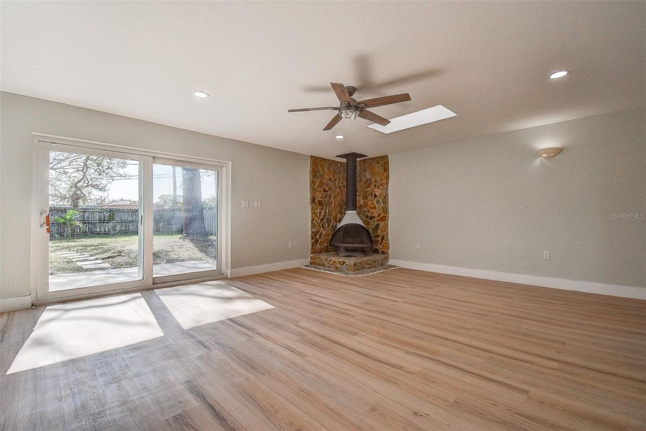 140 89th Avenue Ne, Saint Petersburg, FL 33702 Photo