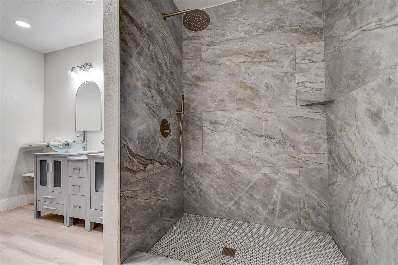 140 89th Avenue Ne, Saint Petersburg, FL 33702 Photo