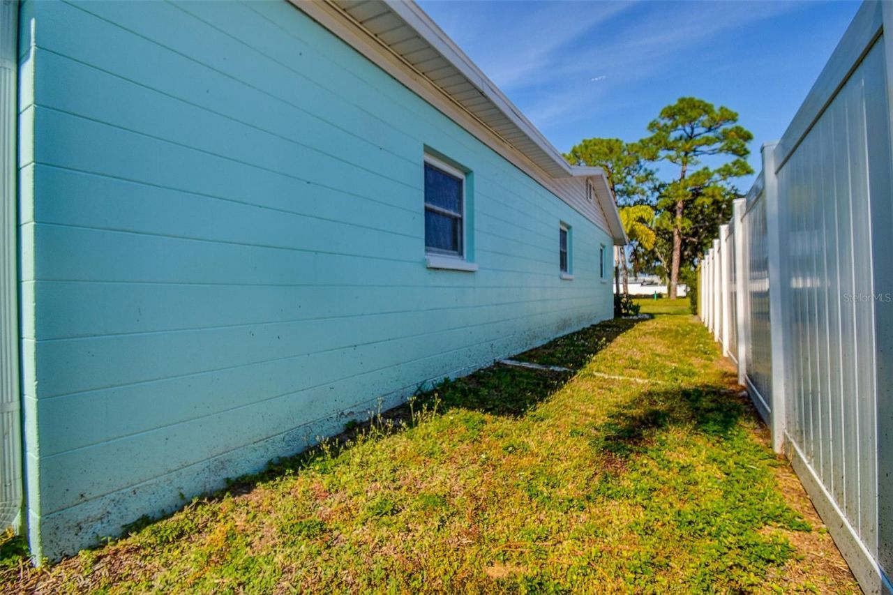 140 89th Avenue Ne, Saint Petersburg, FL 33702 Photo