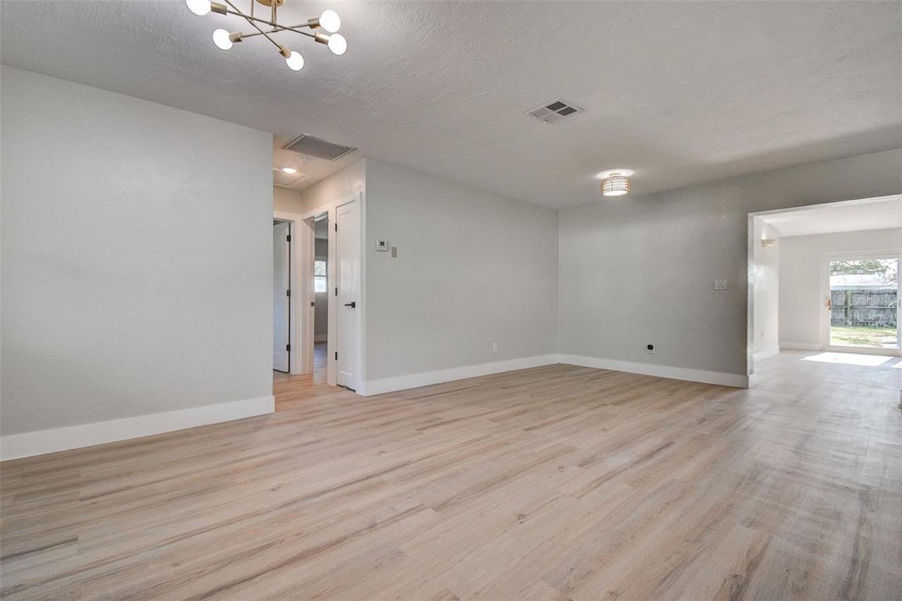 140 89th Avenue Ne, Saint Petersburg, FL 33702 Photo