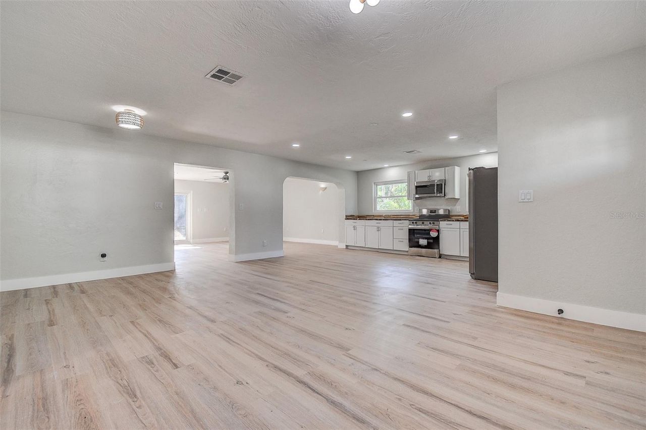 140 89th Avenue Ne, Saint Petersburg, FL 33702 Photo