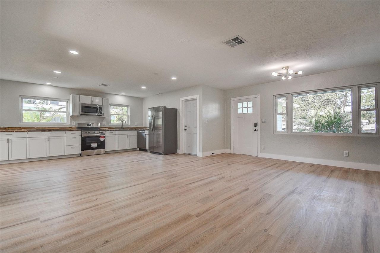 140 89th Avenue Ne, Saint Petersburg, FL 33702 Photo