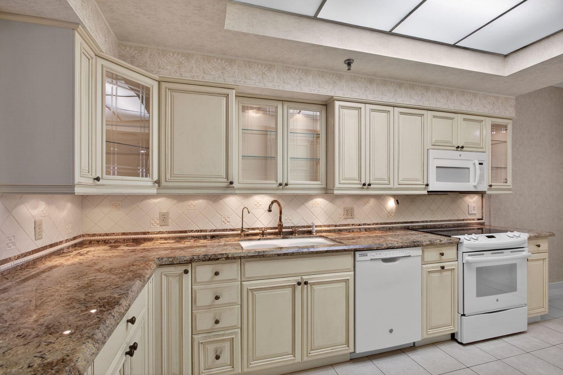 11390 Twelve Oaks Way, Unit 420, North Palm Beach, FL 33408 Photo