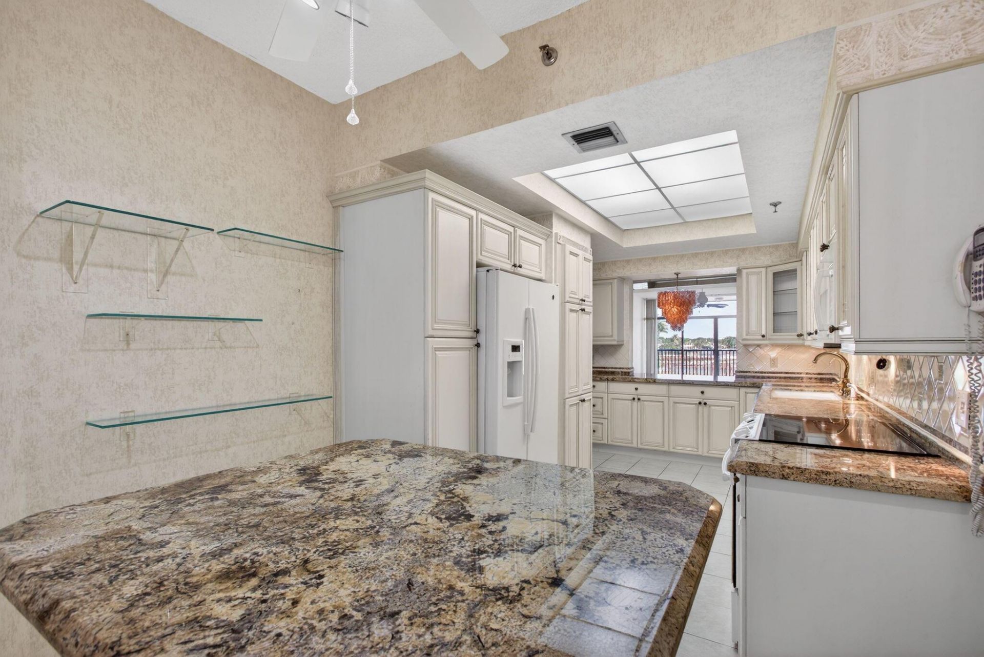 11390 Twelve Oaks Way, Unit 420, North Palm Beach, FL 33408 Photo