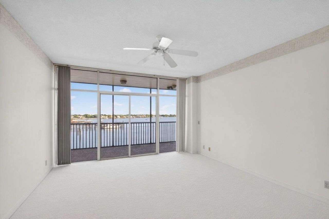 11390 Twelve Oaks Way, Unit 420, North Palm Beach, FL 33408 Photo
