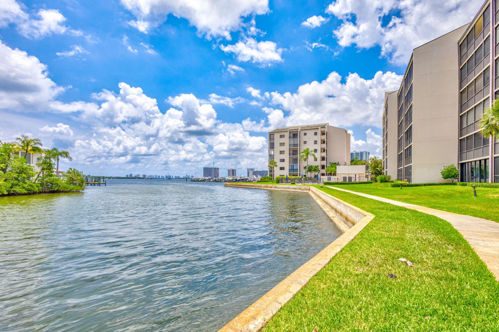 11390 Twelve Oaks Way, Unit 420, North Palm Beach, FL 33408 Photo