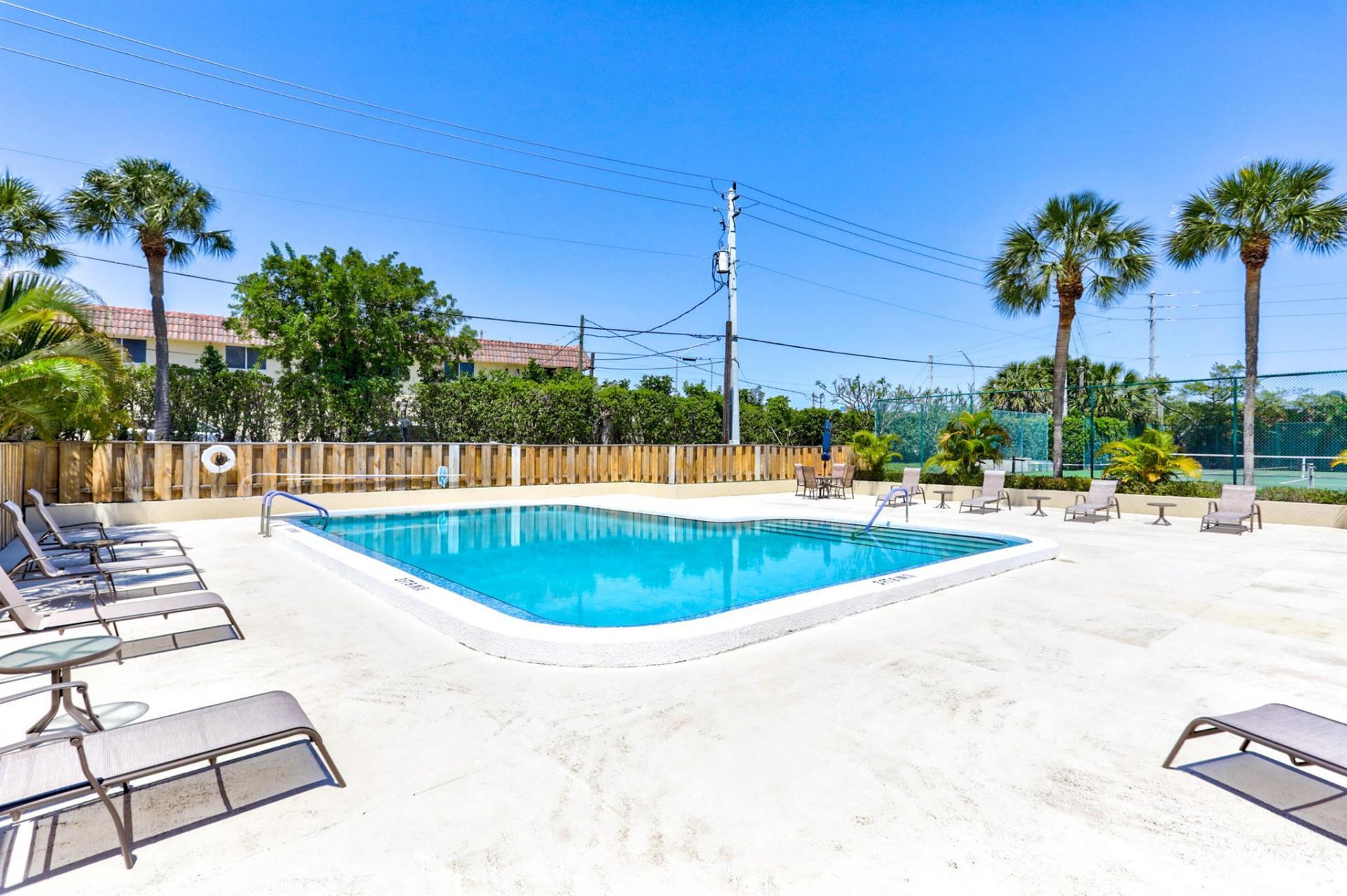 11390 Twelve Oaks Way, Unit 420, North Palm Beach, FL 33408 Photo