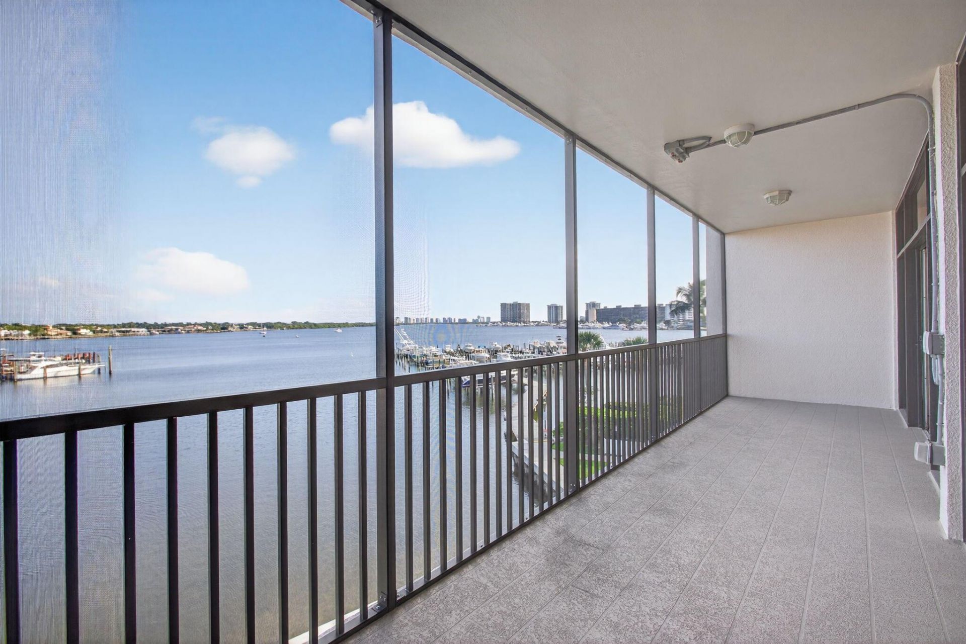 11390 Twelve Oaks Way, Unit 420, North Palm Beach, FL 33408 Photo