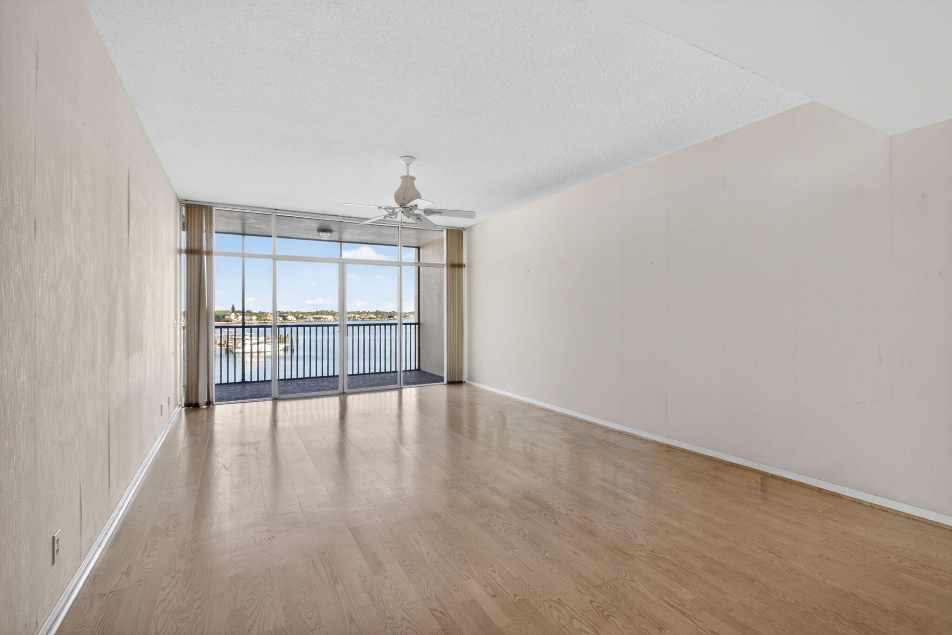 11390 Twelve Oaks Way, Unit 420, North Palm Beach, FL 33408 Photo