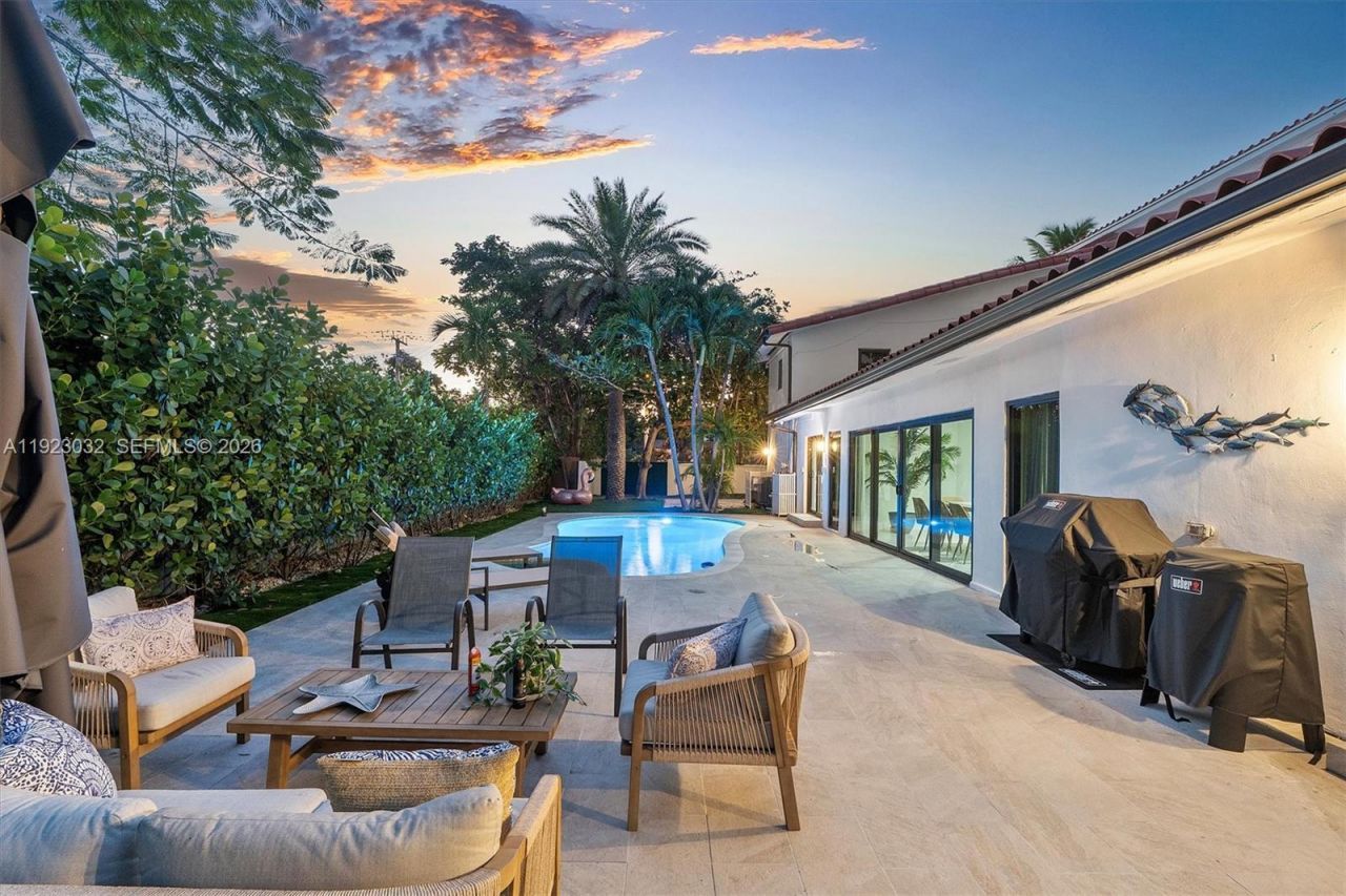 210 NE 107 St, Miami Shores, FL 33161 Photo