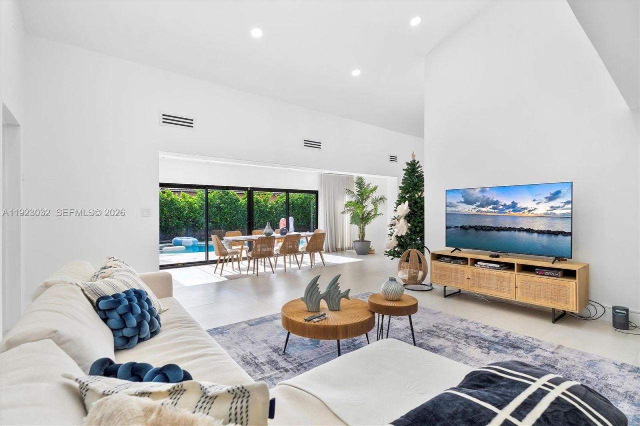 210 NE 107 St, Miami Shores, FL 33161 Photo