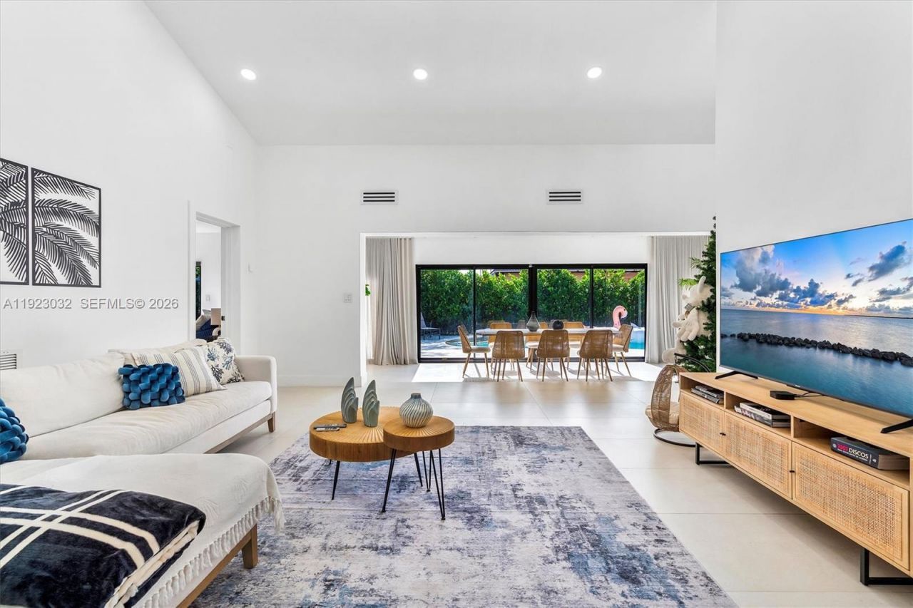 210 NE 107 St, Miami Shores, FL 33161 Photo