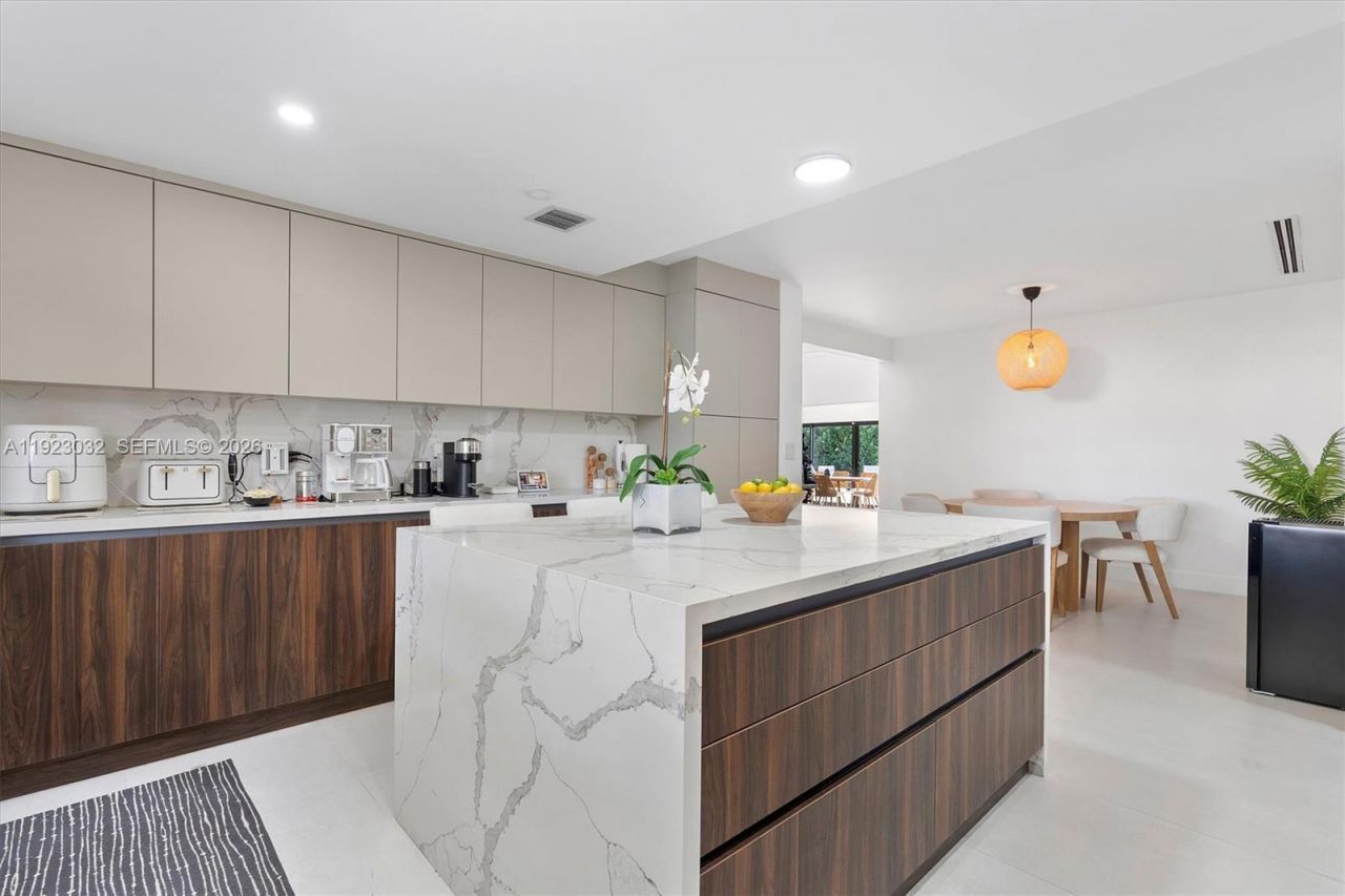 210 NE 107 St, Miami Shores, FL 33161 Photo