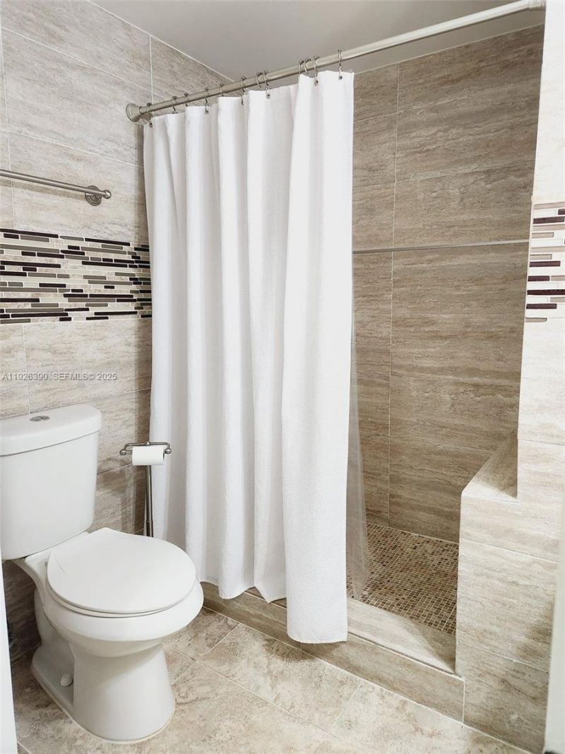 19655 E Country Club Dr, Unit 6107, Aventura, FL 33180 Photo