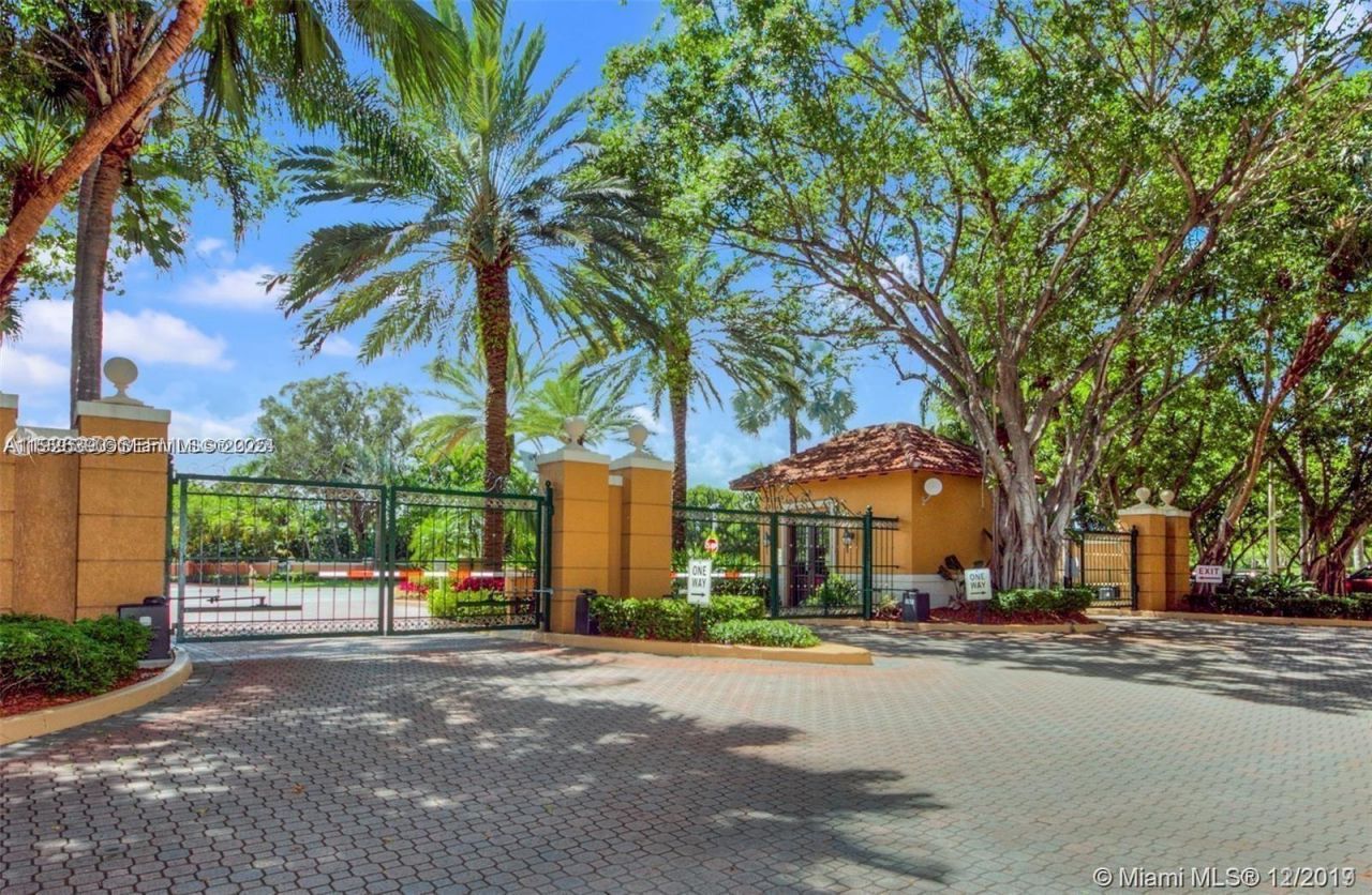 19655 E Country Club Dr, Unit 6107, Aventura, FL 33180 Photo