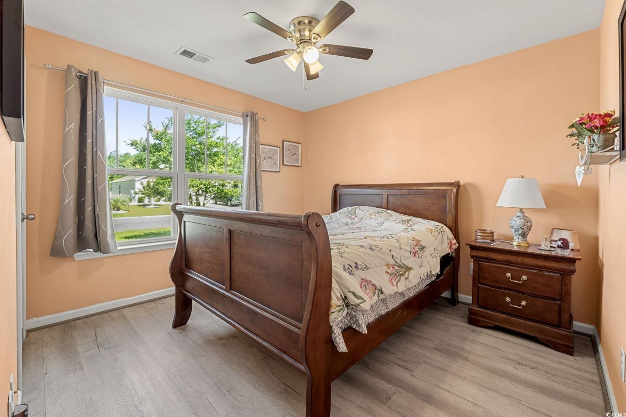 568 Mossbank Loop Photo 12