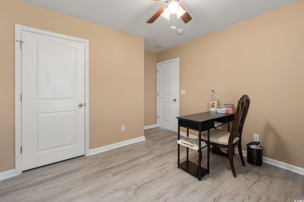 568 Mossbank Loop Photo 18