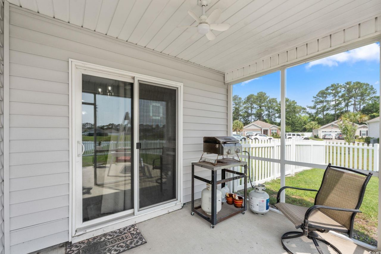 568 Mossbank Loop Photo 23