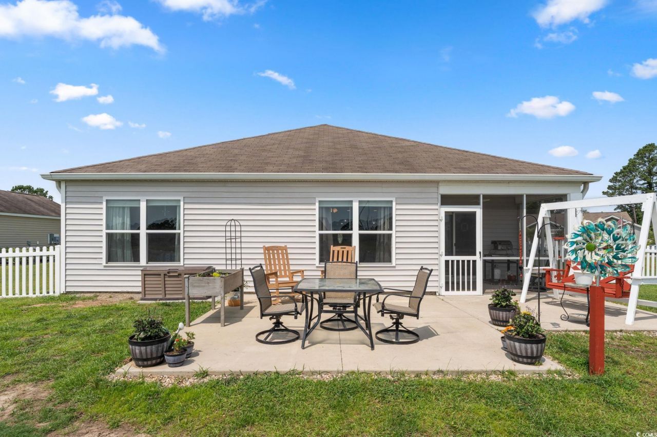 568 Mossbank Loop Photo 24