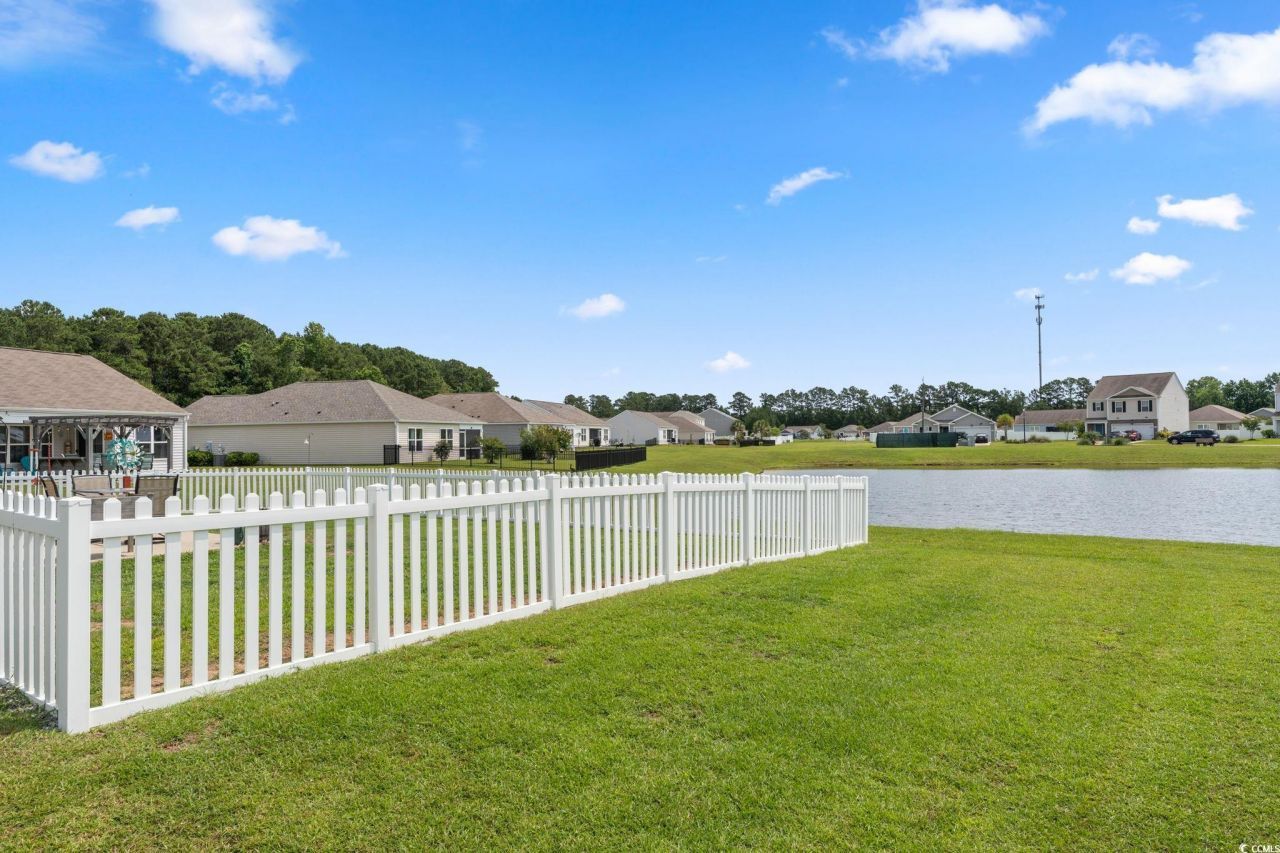 568 Mossbank Loop Photo 30