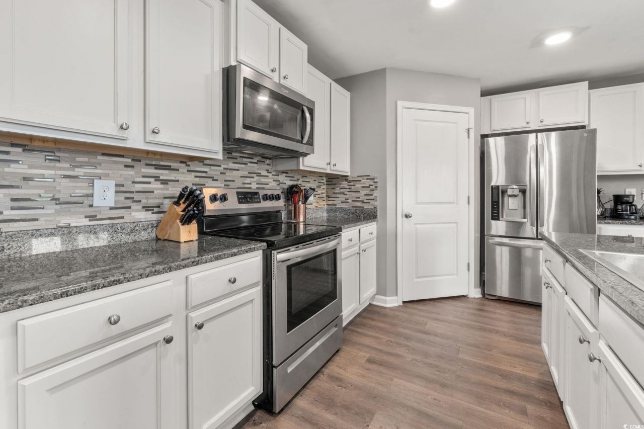 568 Mossbank Loop Photo 6