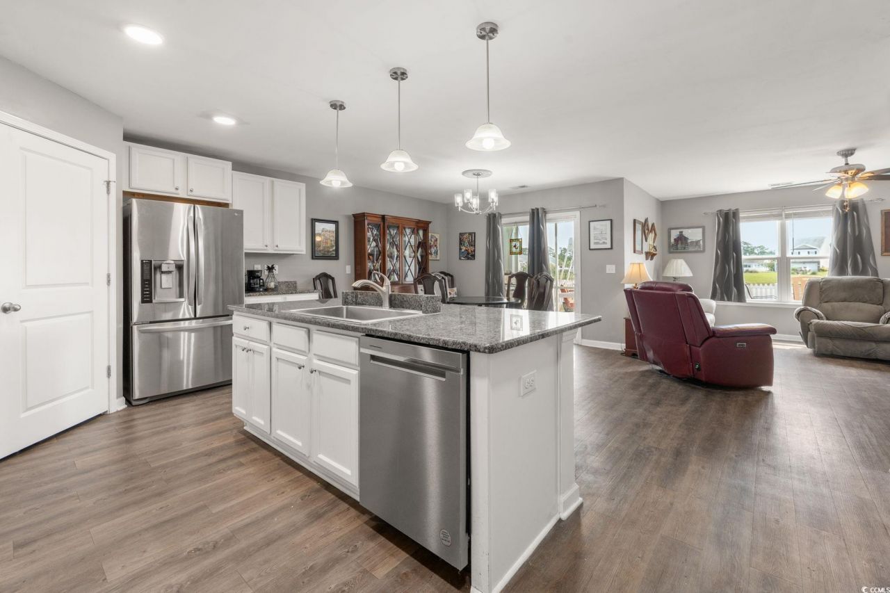 568 Mossbank Loop Photo 7