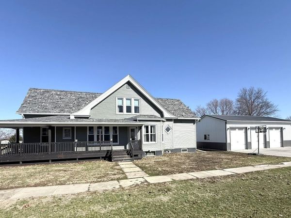 109 E WEST Street, Oneida, IL 61467