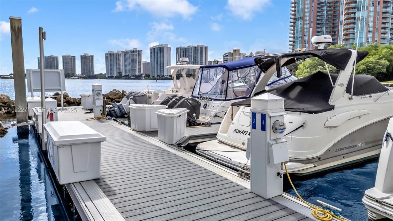 3575 Mystic Pointe Dr #3, Aventura, FL 33180 Photo