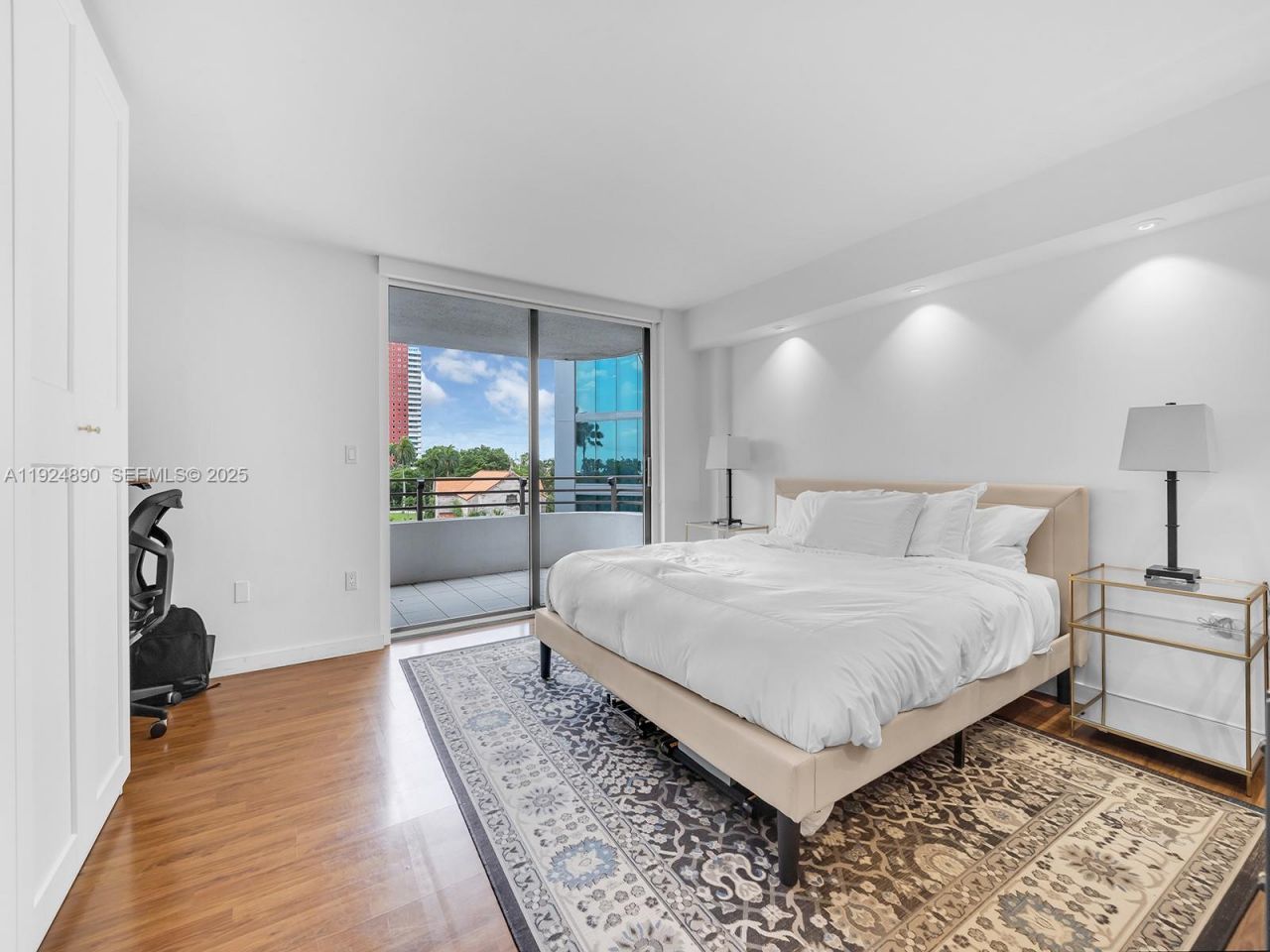 151 SE 15th Rd, Unit 501, Miami, FL 33129 Photo