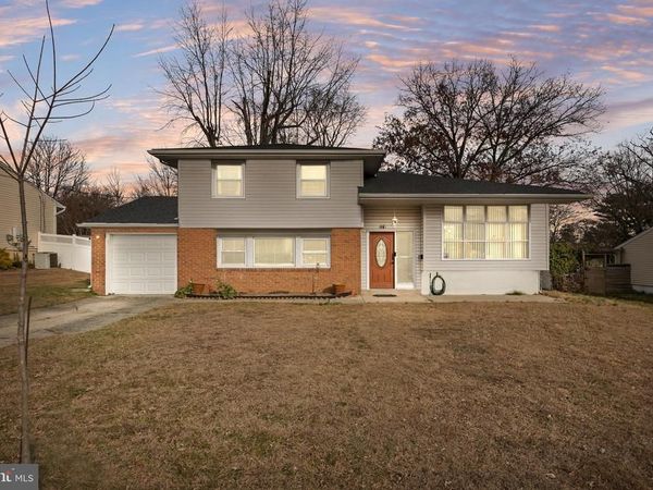 51 SUBURBAN BOULEVARD, DELRAN, NJ 08075