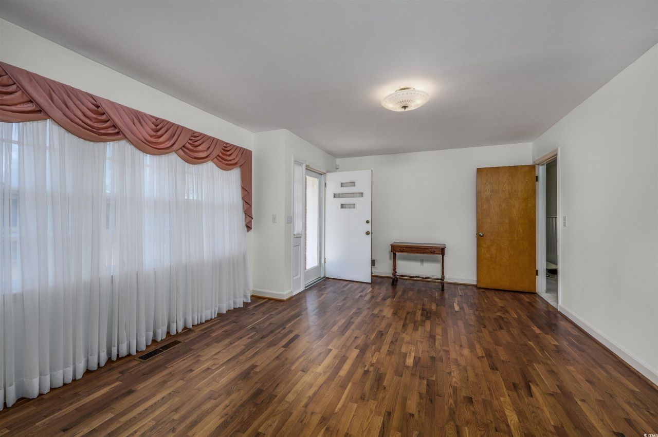 1870 Highway 348 Photo 4