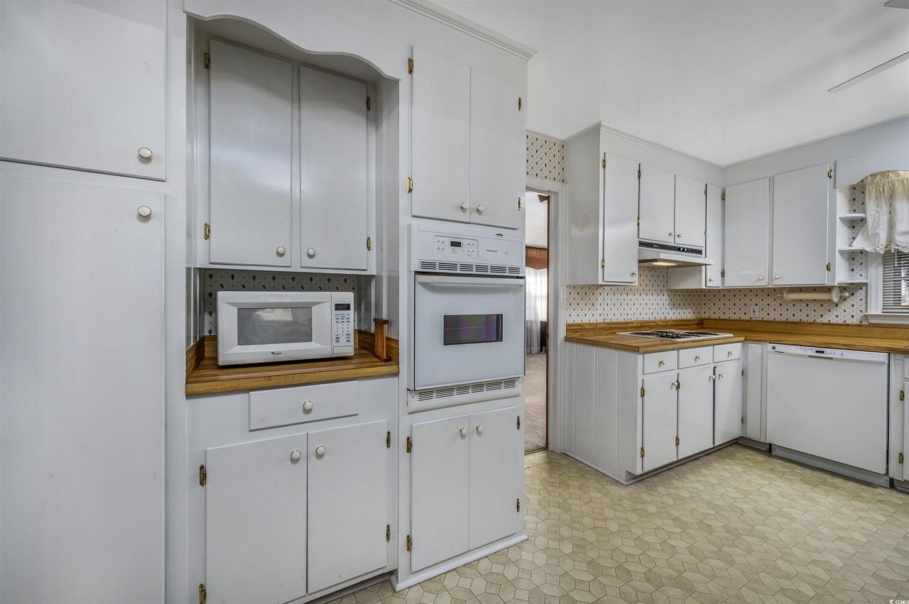 1870 Highway 348 Photo 7