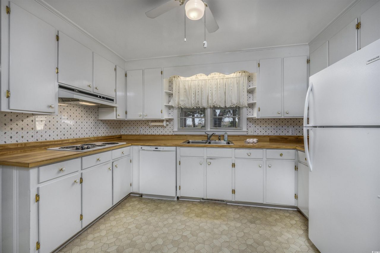 1870 Highway 348 Photo 9