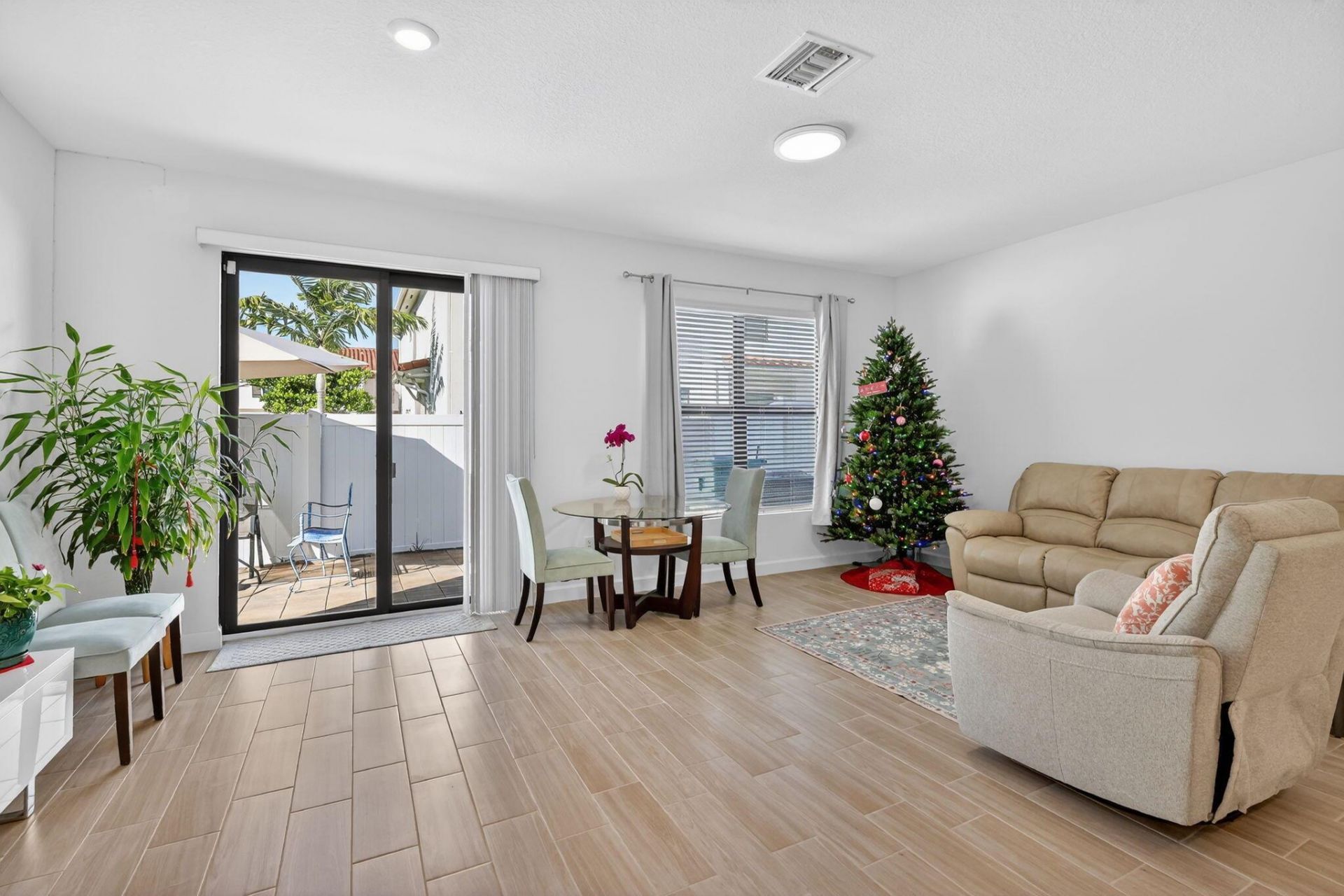 1011 Willow Place, Riviera Beach, FL 33410 Photo