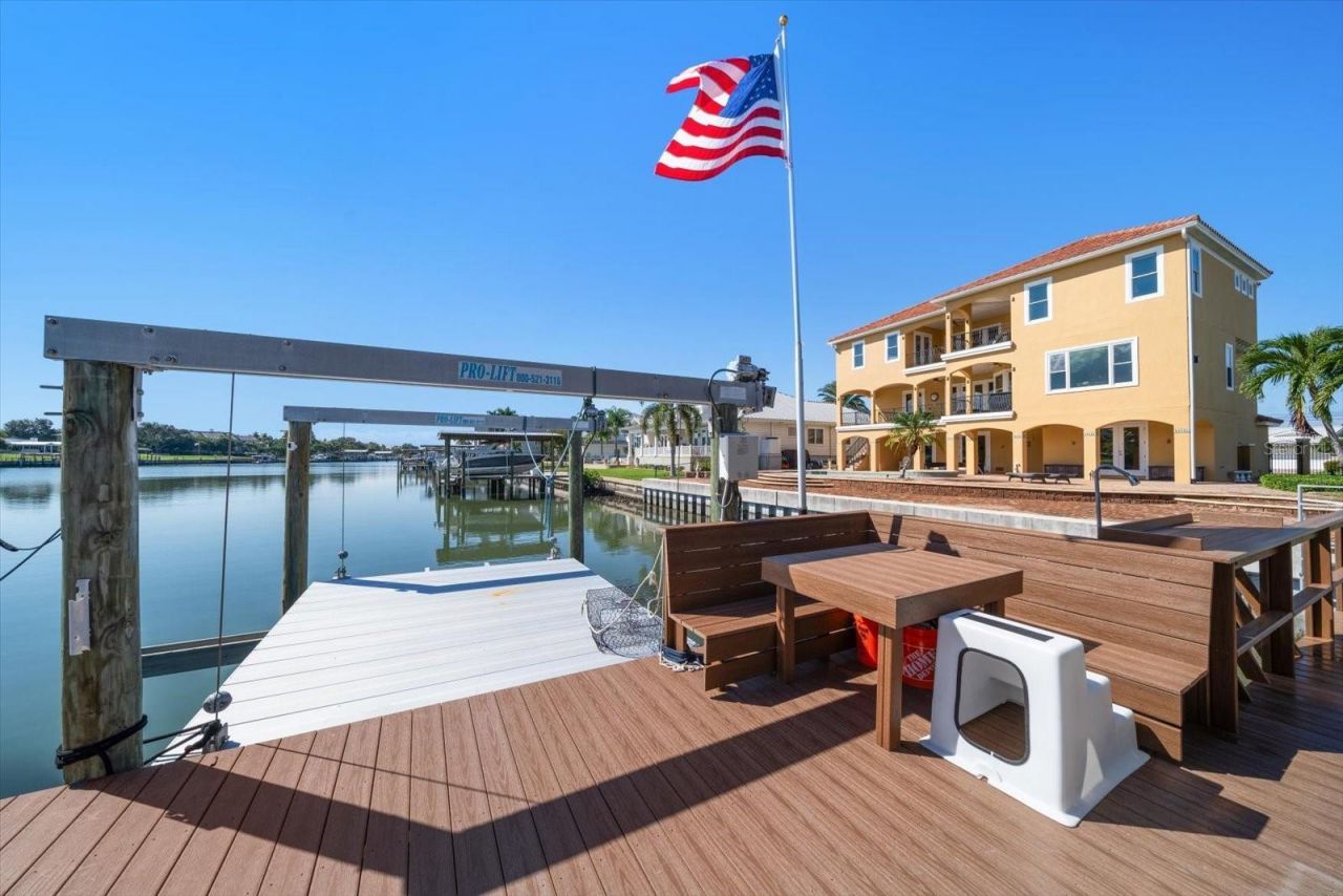 211 Poinciana Lane, Largo, FL 33770 Photo