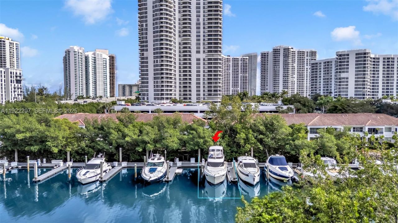 3575 Mystic Pointe Dr # 34, Aventura, FL 33180 Photo