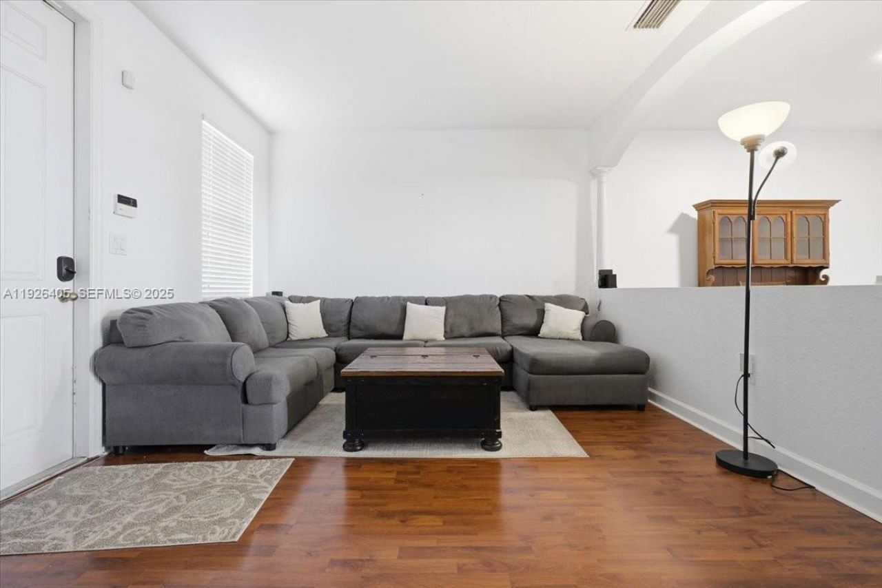 15369 SW 8th Ln, Miami, FL 33194 Photo