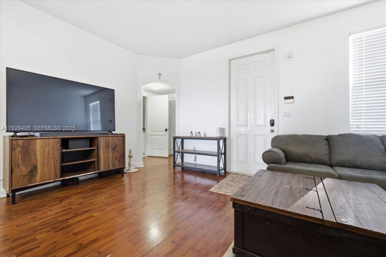 15369 SW 8th Ln, Miami, FL 33194 Photo