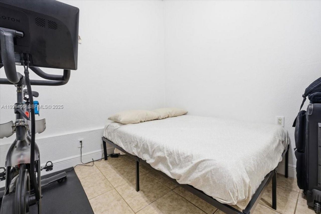 15369 SW 8th Ln, Miami, FL 33194 Photo