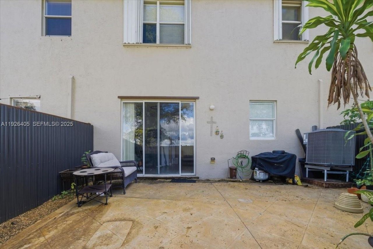 15369 SW 8th Ln, Miami, FL 33194 Photo