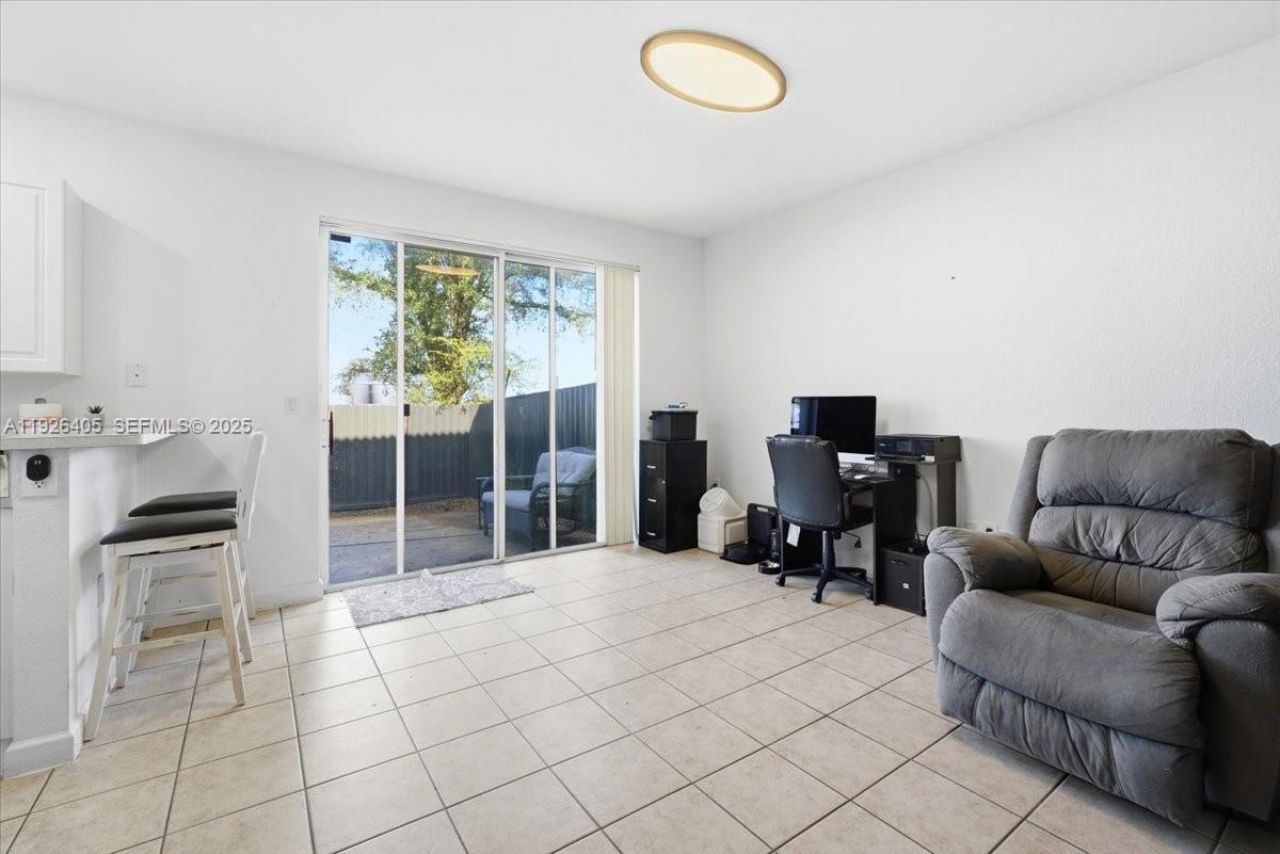 15369 SW 8th Ln, Miami, FL 33194 Photo