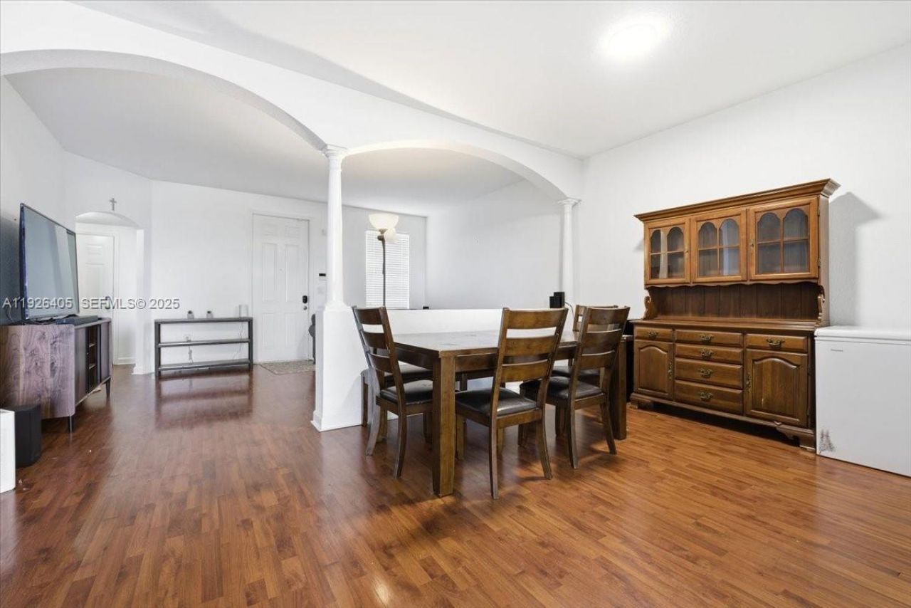 15369 SW 8th Ln, Miami, FL 33194 Photo