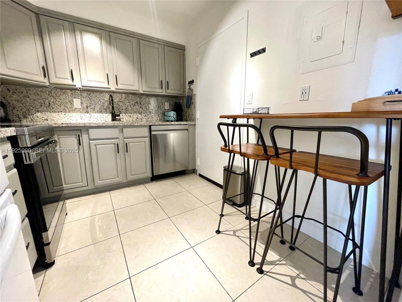 10101 E Bay Harbor Dr, Unit 402, Bay Harbor Islands, FL 33154 Photo