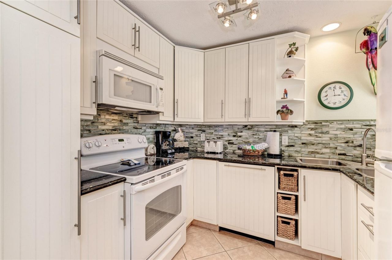 4725 Gulf Of Mexico Drive, Unit 314, Longboat Key, FL 34228 Photo