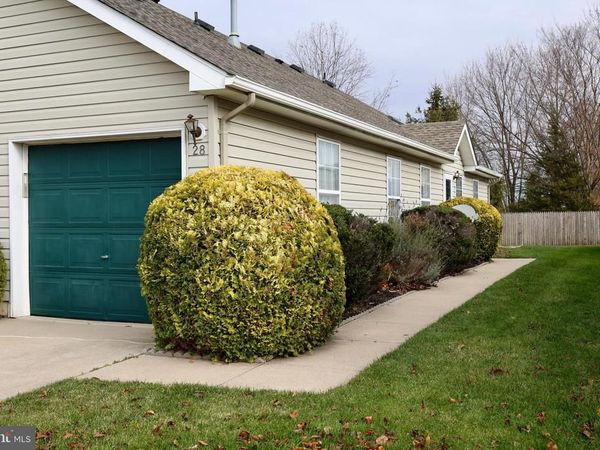 28 PALMER SQUARE, BEVERLY, NJ 08010