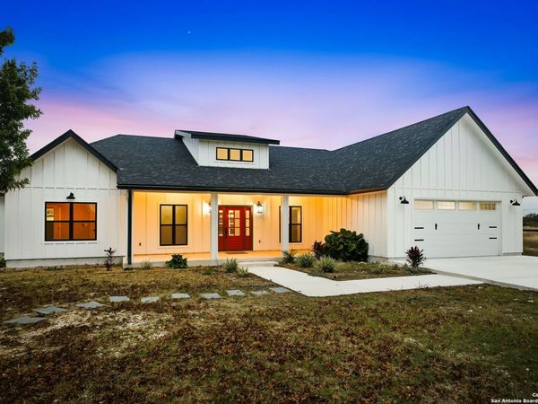 13932 State Highway 16, Pipe Creek, TX 78063