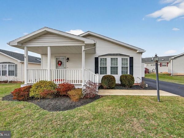 405 VILLAGE WAY, ROYERSFORD, PA 19468