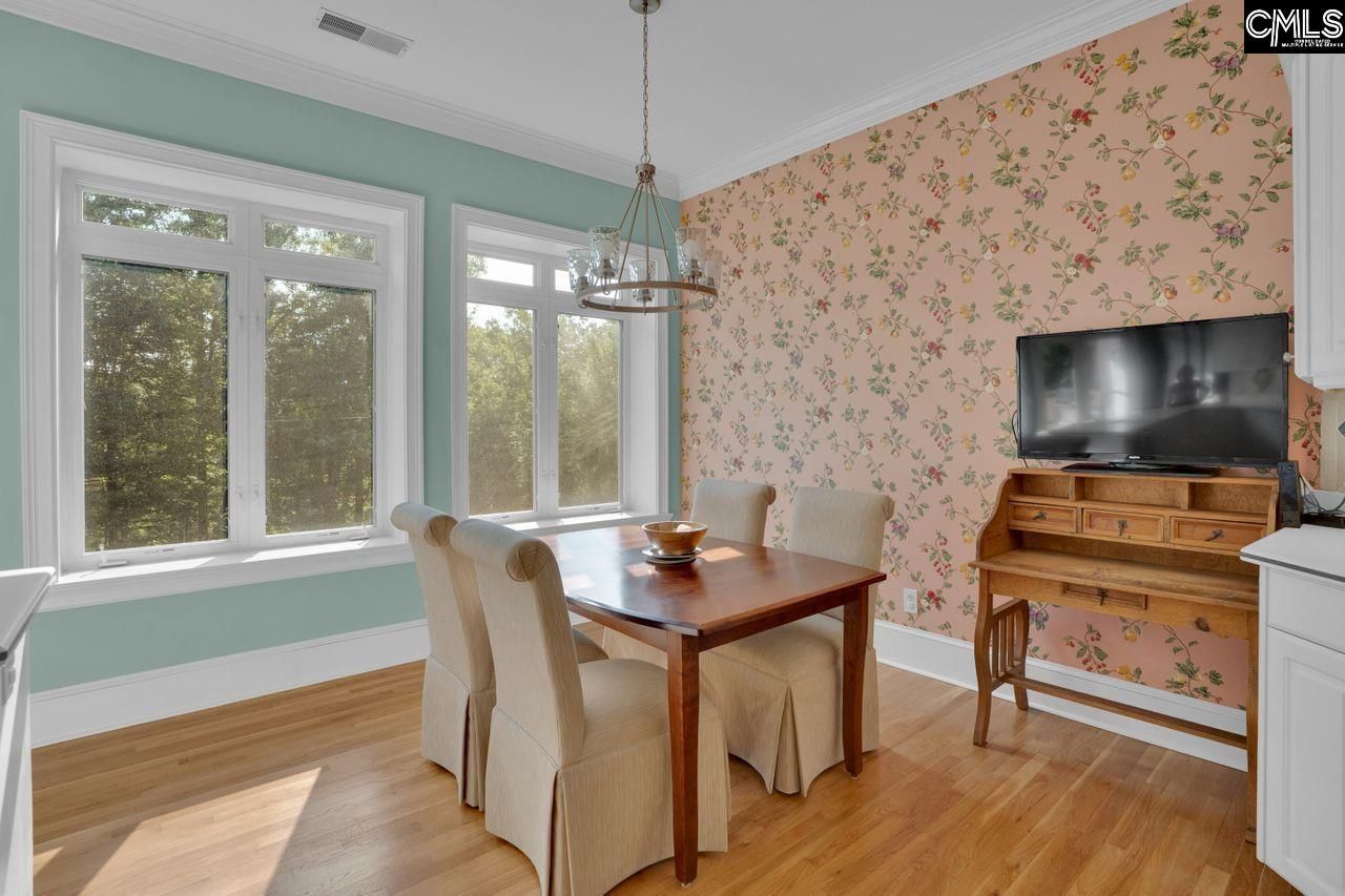 140 Leonard Drive  Photo 17