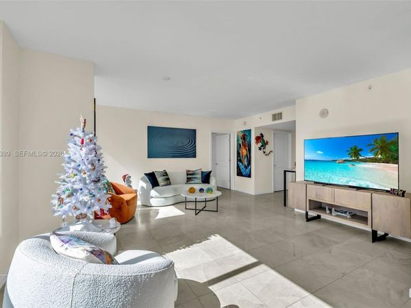 610 W Las Olas Blvd, Unit 1618N, Fort Lauderdale, FL 33312