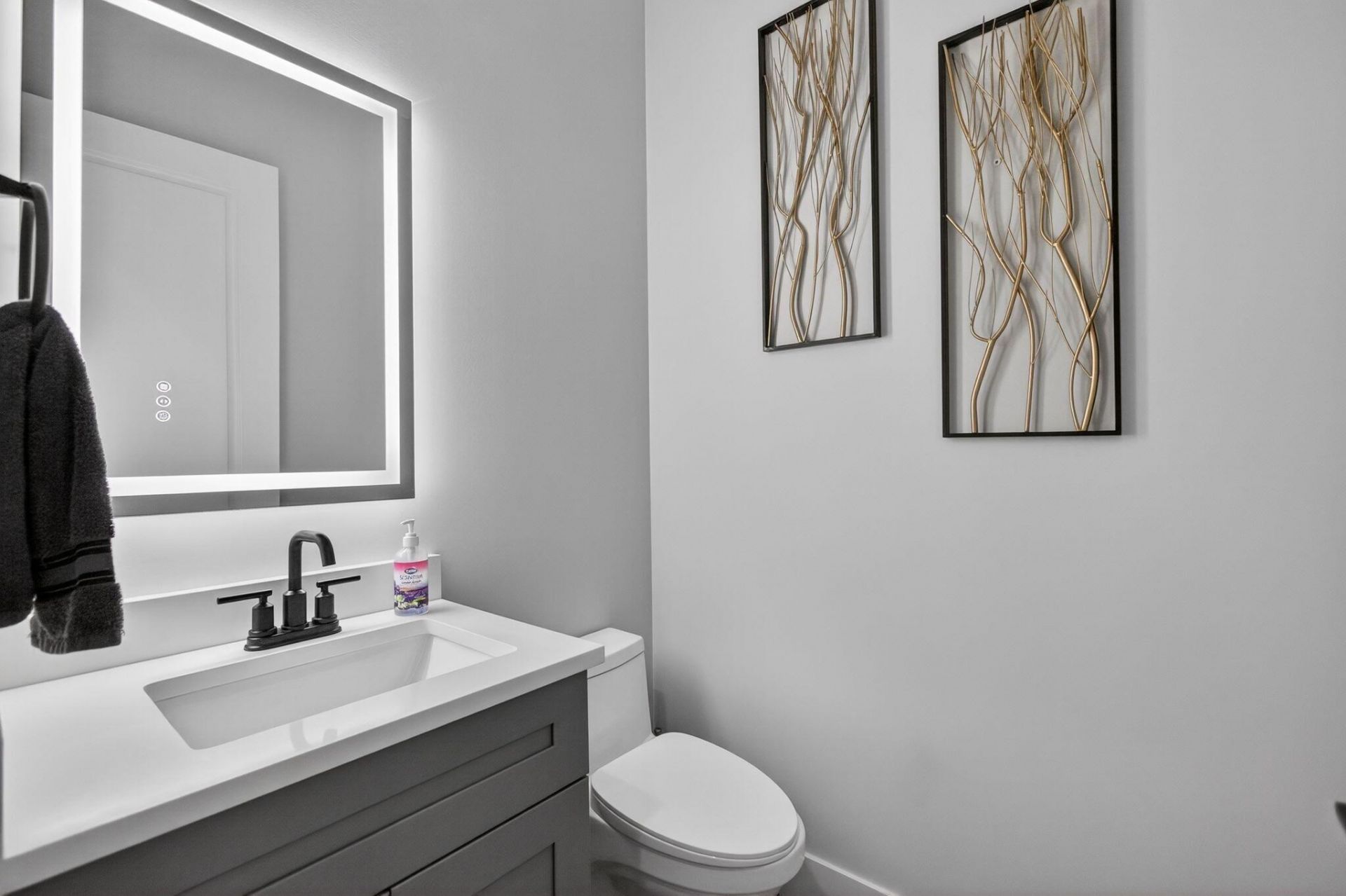 8249 SE Dharlys Street, Hobe Sound, FL 33455 Photo